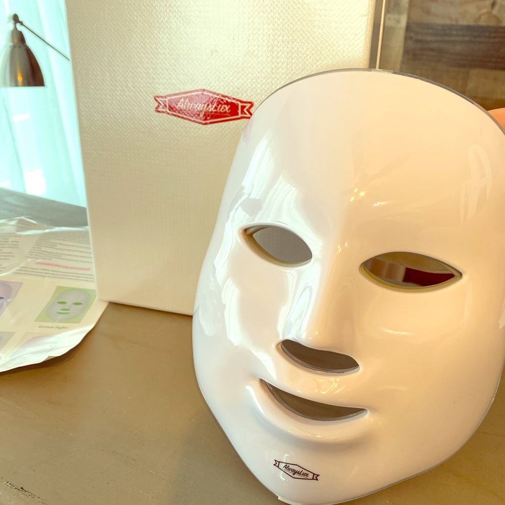 LED Face Mask Light Therapy 7 in 1